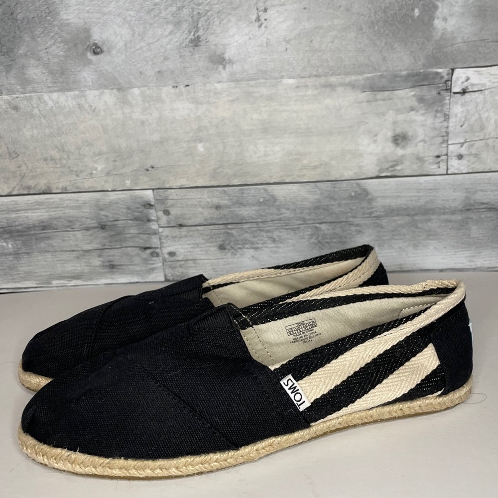 Toms black and white canvas alpargatas